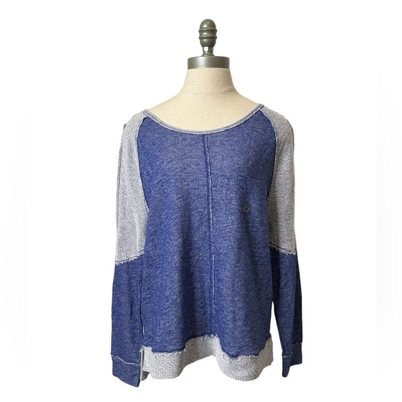 Live Love Dream Blue ColorBlock Two Tone Distressed Cold Shoulder Sweater Medium - Picture 1 of 13